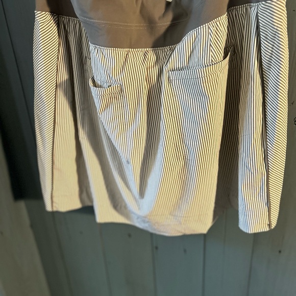 Athleta Brooklyn Grey Striped Skort, Size 18 - Picture 4 of 9